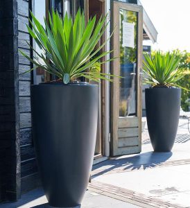 Pflanzvase in Anthrazit für außen