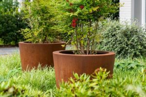 Cortenstahl-Produkte im Garten - Tipps und Pflegehinweise