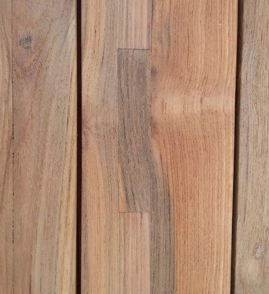 Outdoor Couchtisch aus recyceltem Teakholz Detailansicht