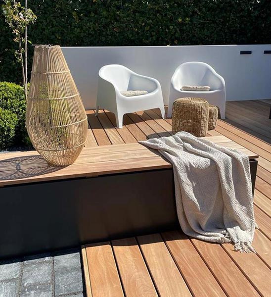 Sitzbank Anthrazit mit Holz für die Terrasse