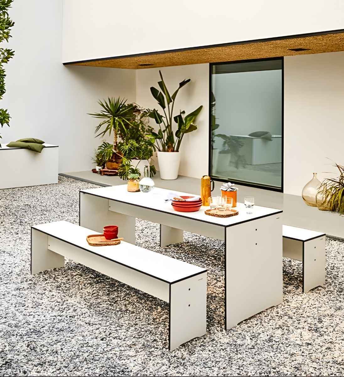 conmoto RIVA Sitzbank auf Terrasse im Outdoorbereich