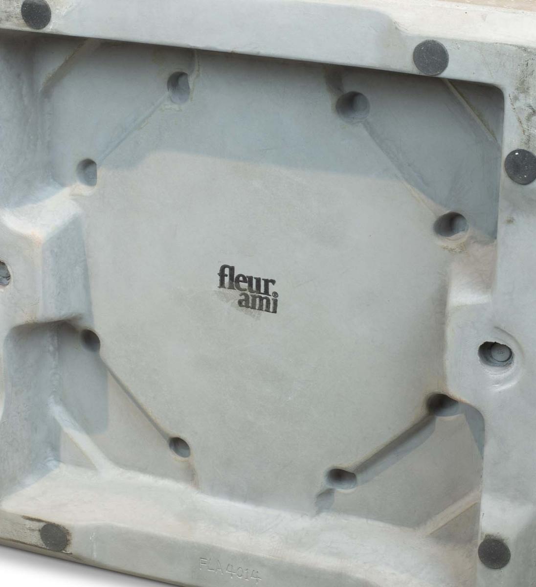 Eckiger Betonpflanzkübel Detail