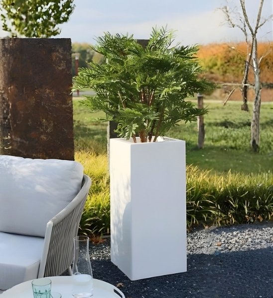 Pflanzsäule Fiberglas eckig TOWER PREMIUM im Outdoorbereich