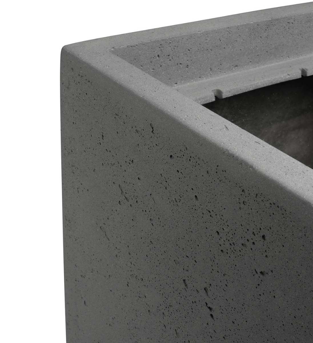 Detailaufnahme der Pflanzsäule Polystone Grau mit authentischer Betonoberfläche