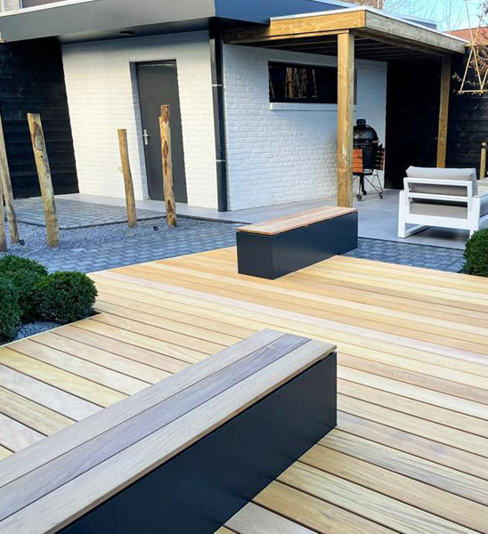 Sitzsockel aus Aluminium mit Holz für Garten und Terrasse