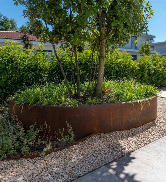 XXl Hochbeet oval als Beeteinfassung im Garten Outdoor für Bäume