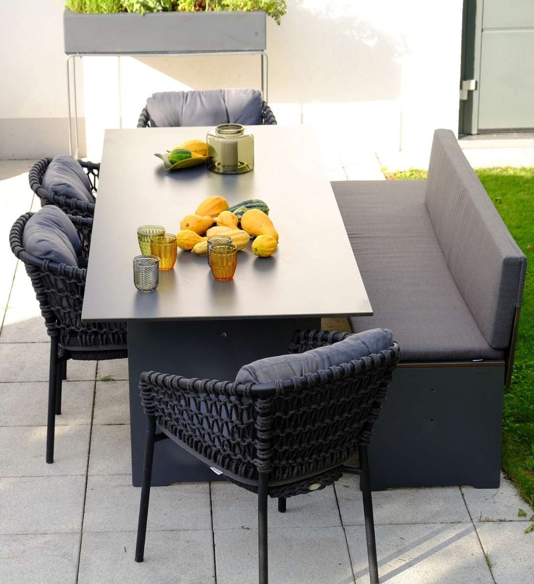 conmoto RIVA VARIO Designer Tisch und Gartenmöbel aus HPL