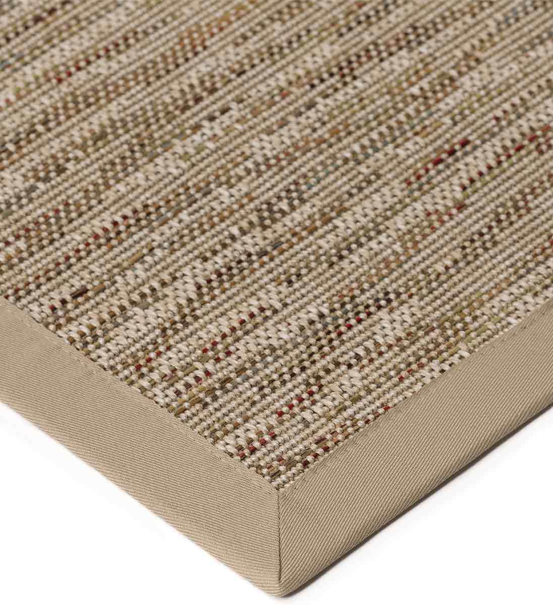 Detailansicht des beige melierten und gemusterten Outdoor-Teppichs SAINT-LUCIA