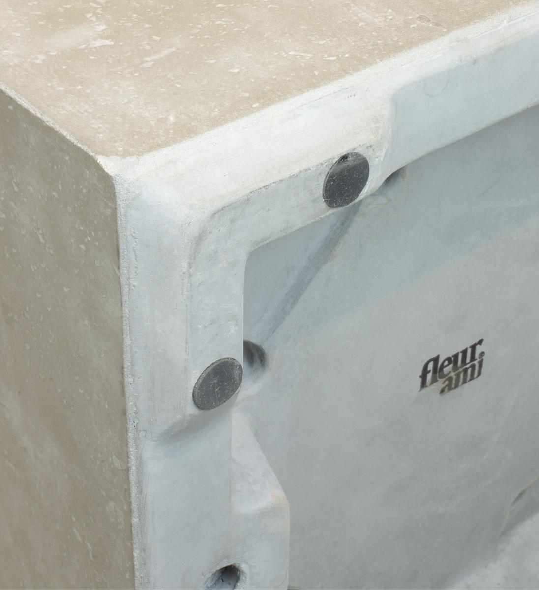 Pflanzkübel Beton Unterseite