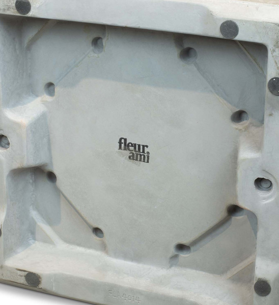 Pflanzkübel Beton Nahaufnahme Unterseite