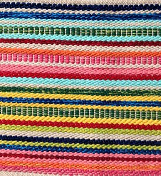 Outdoor-Teppich bunt Detail von Webung, Material und Farbe