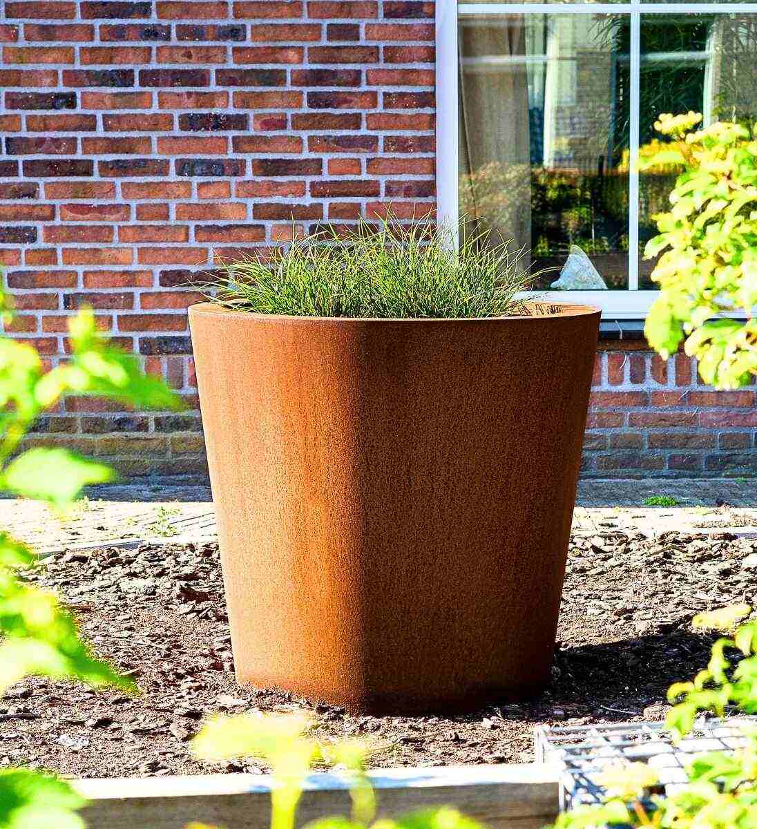 Pflanzgefäß CADO rund aus Cortenstahl mit Bepflanzung