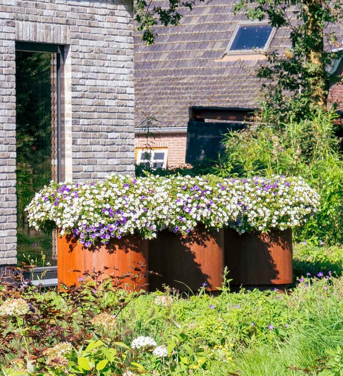 Große runde Cortenstahl Pflanzkübel für Garten