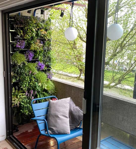 Vertikaler Garten Aussen Balkon Steinwand