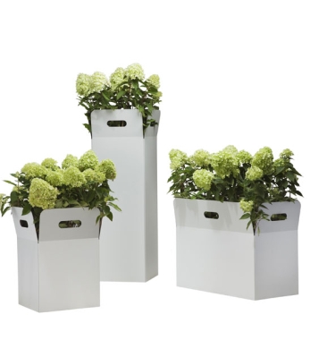 Design Blumenkübel BOX Aluminium weiß in drei Größen mit Hortensien bepflanzt