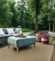 Beige gemusterter Outdoor-Teppich SAINT-LUCIA in Beige auf Terrasse