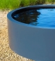 Detailansicht der Oberfläche des Hochteich rund Aluminium modern für Outdoor