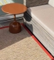 Beige gemusterter Balkonteppich SAINT-LUCIA in Beige mit Sofa