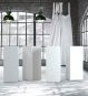 Ausstellungssockel aus Aluminium für Galerien als Dekoration für Kunstobjekte innen.